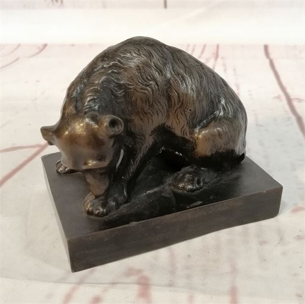 Sculpture of a wild bear