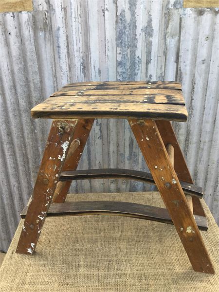 Repurposed table/stool