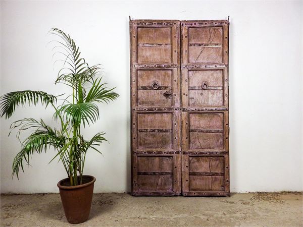 Indian wooden door or screen (dusty rose)